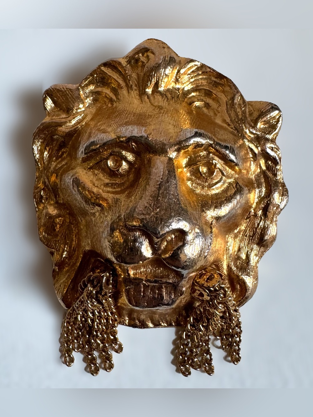 Vtg Gold Tone Lion Head Brooch Pendant Chain Whiskers Statement Baroque Revival - Picture 2 of 12